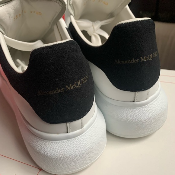 ❌SOLD❌ Alexander McQueen Larry Sneaker - Picture 11 of 13